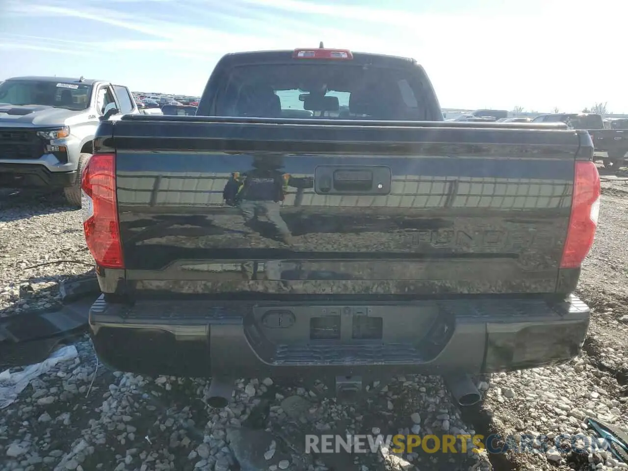 6 Photograph of a damaged car 5TFDY5F19MX044275 TOYOTA TUNDRA 2021