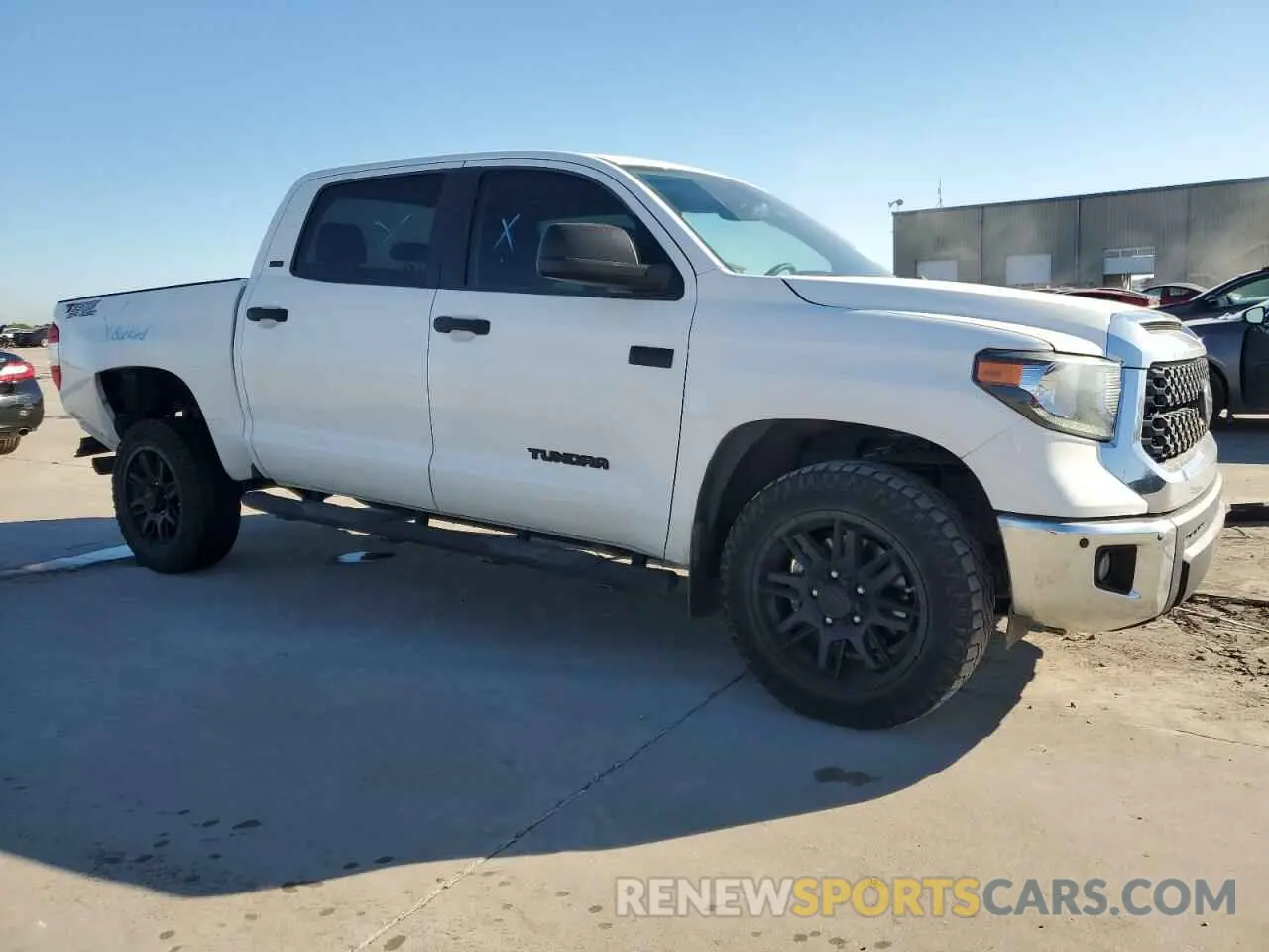 4 Photograph of a damaged car 5TFDY5F1XMX031051 TOYOTA TUNDRA 2021