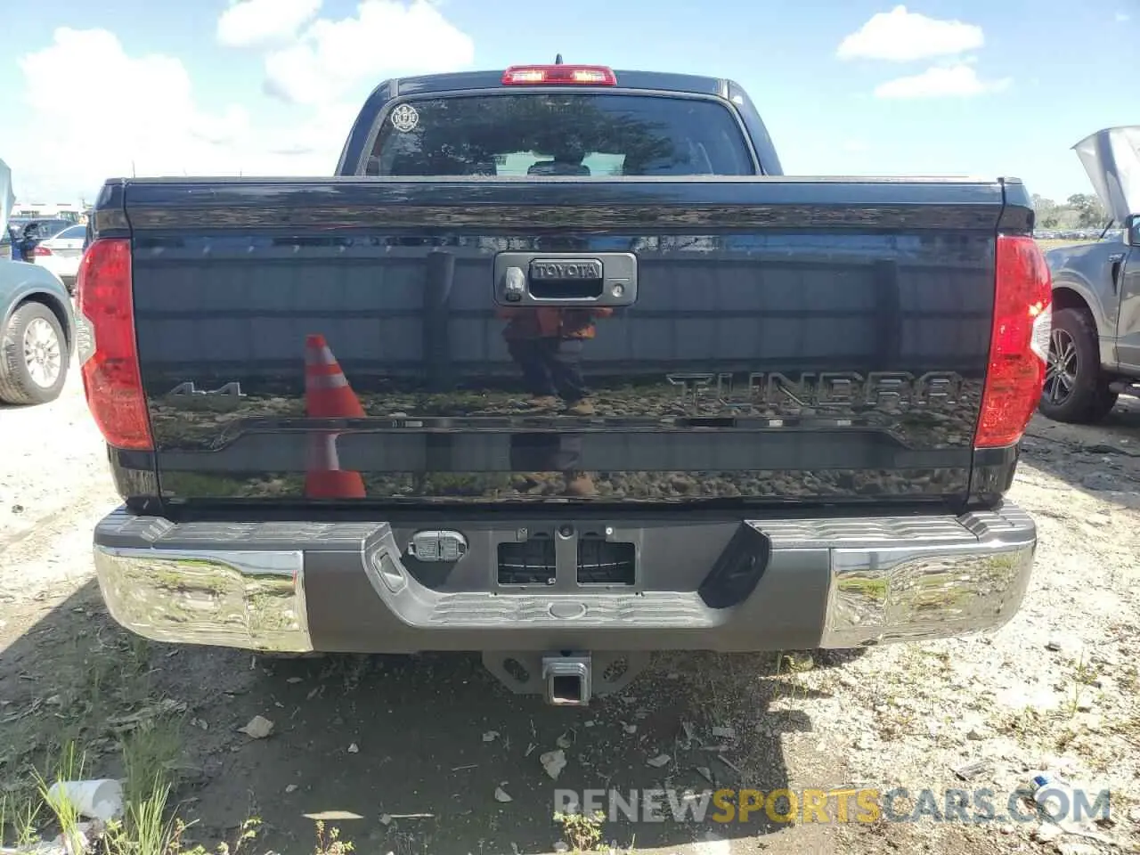 6 Photograph of a damaged car 5TFDY5F1XMX047153 TOYOTA TUNDRA 2021