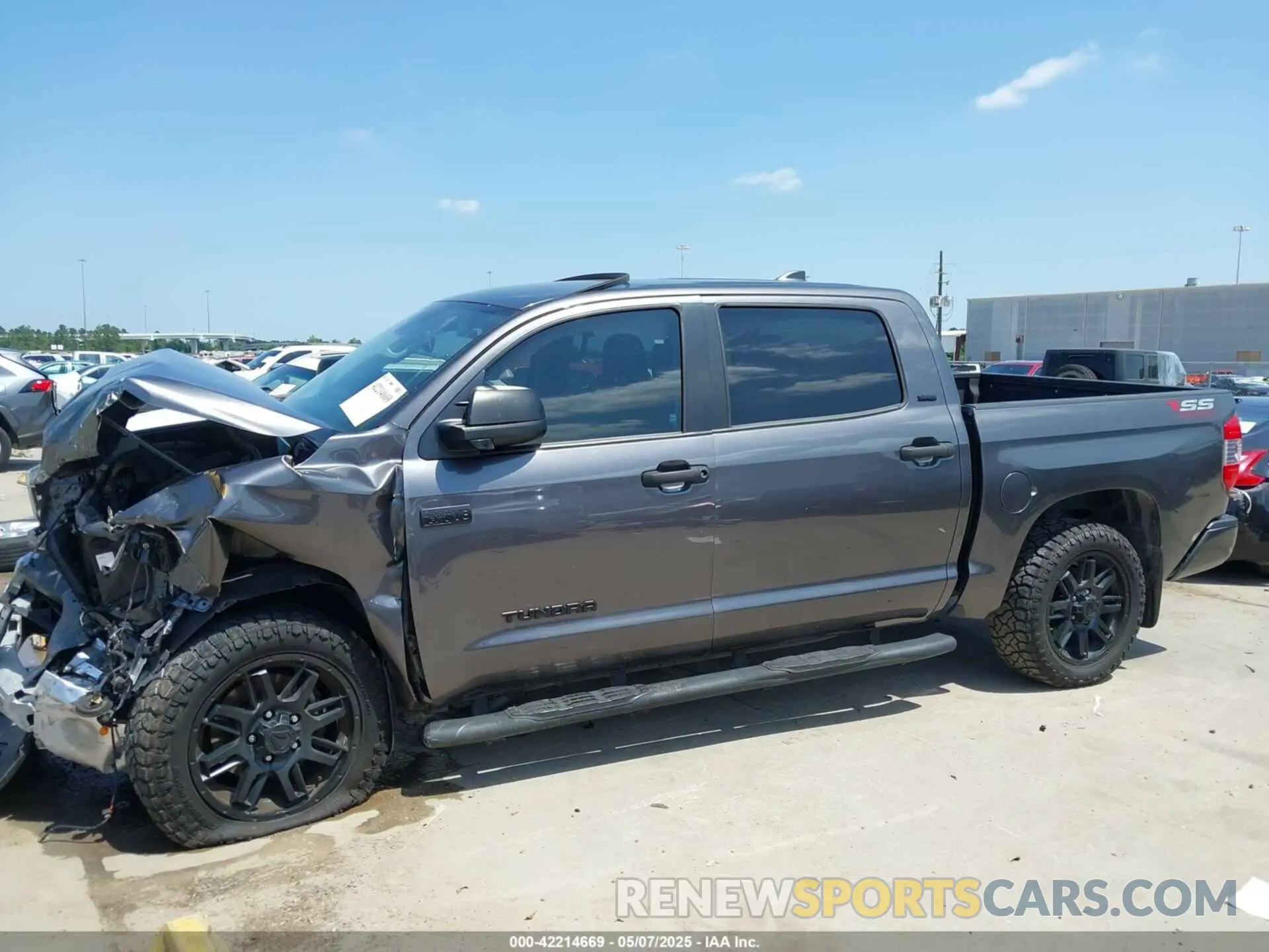 14 Photograph of a damaged car 5TFEY5F13MX279985 TOYOTA TUNDRA 2021