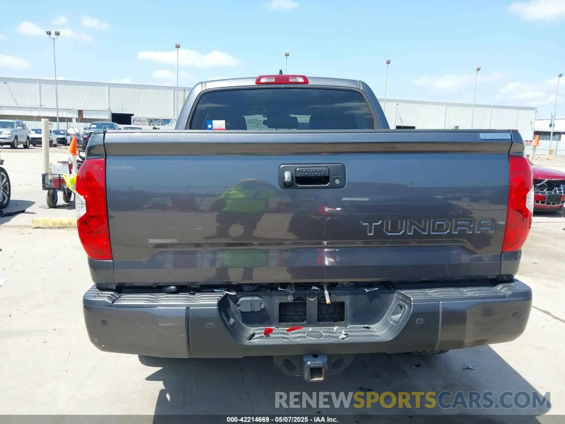 16 Photograph of a damaged car 5TFEY5F13MX279985 TOYOTA TUNDRA 2021
