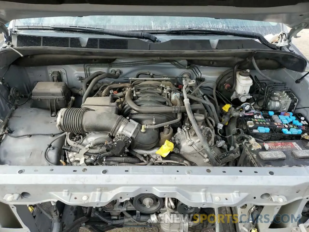 11 Photograph of a damaged car 5TFEY5F14MX289697 TOYOTA TUNDRA 2021