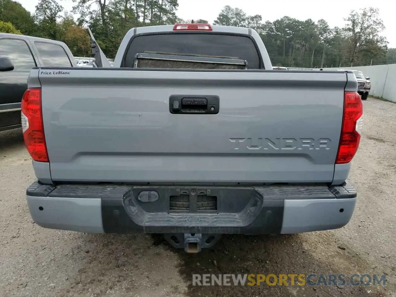 6 Photograph of a damaged car 5TFEY5F14MX289697 TOYOTA TUNDRA 2021