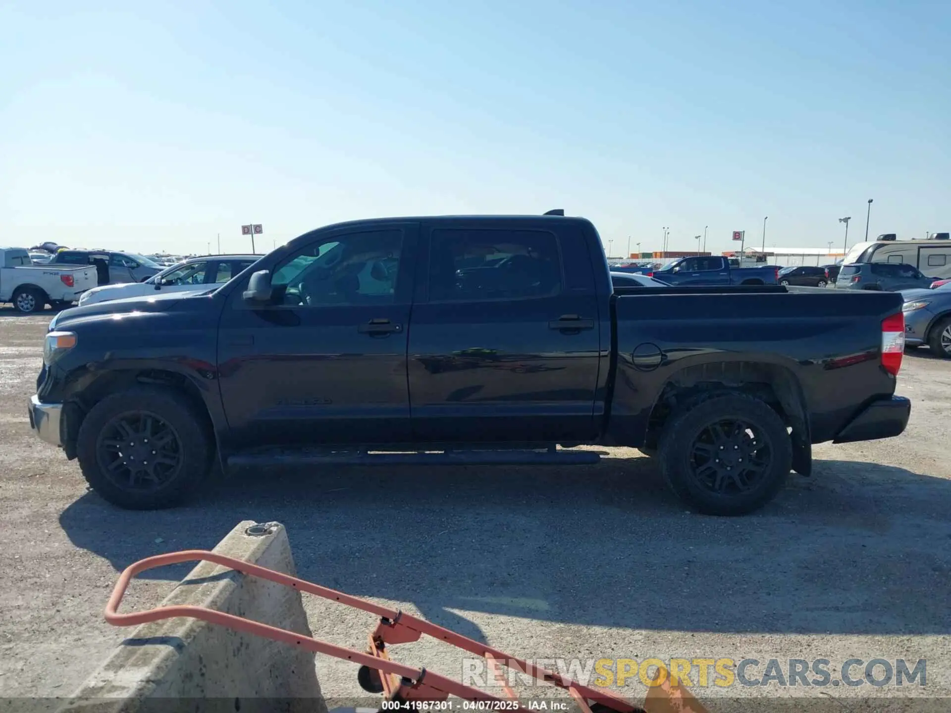14 Photograph of a damaged car 5TFEY5F14MX294611 TOYOTA TUNDRA 2021