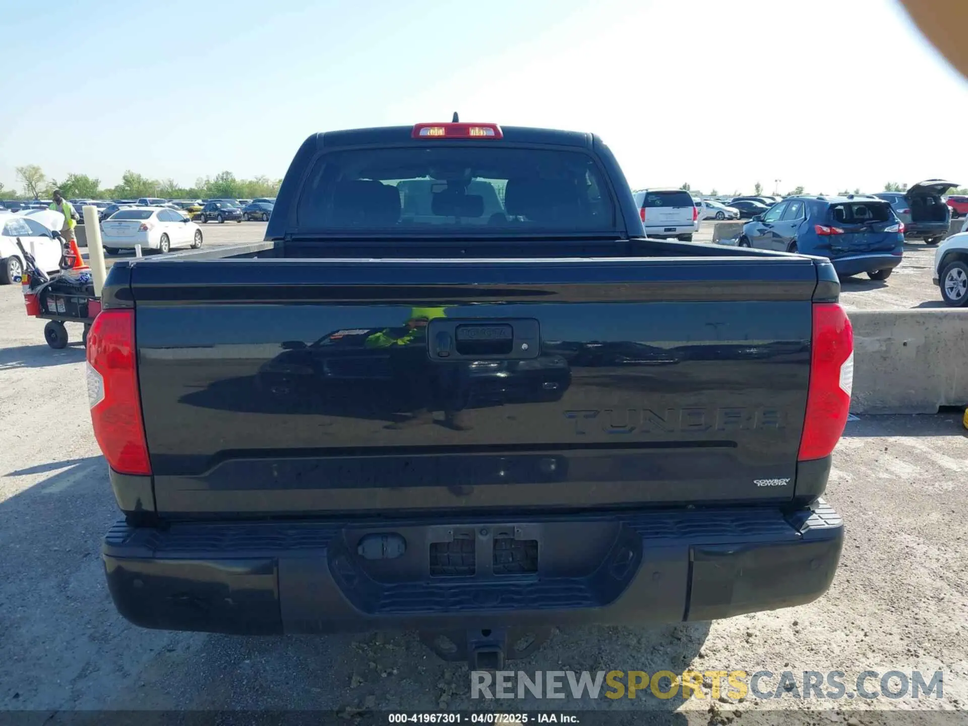 16 Photograph of a damaged car 5TFEY5F14MX294611 TOYOTA TUNDRA 2021