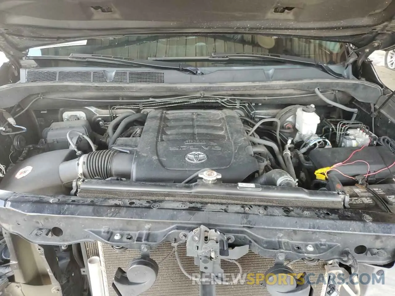 11 Photograph of a damaged car 5TFEY5F16MX282797 TOYOTA TUNDRA 2021