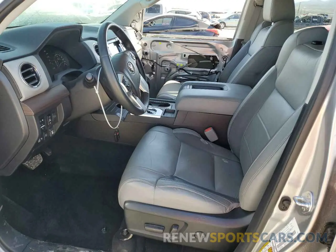 7 Photograph of a damaged car 5TFHY5F13MX007255 TOYOTA TUNDRA 2021