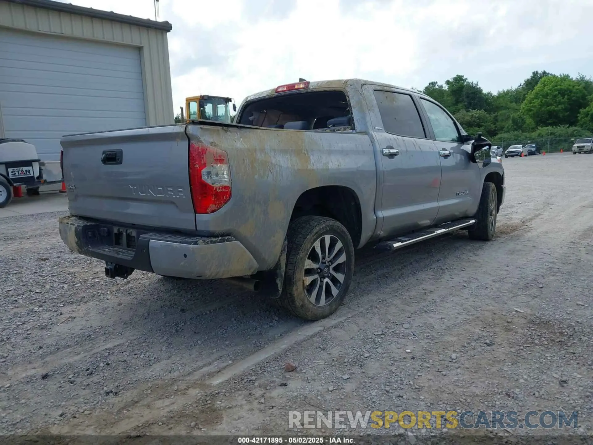 4 Photograph of a damaged car 5TFHY5F13MX989921 TOYOTA TUNDRA 2021