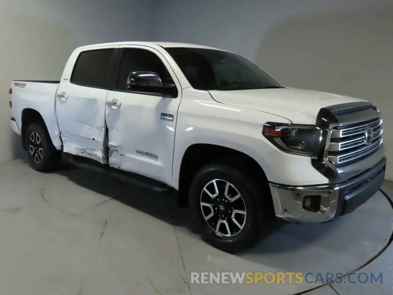 1 Photograph of a damaged car 5TFHY5F15MX020721 TOYOTA TUNDRA 2021