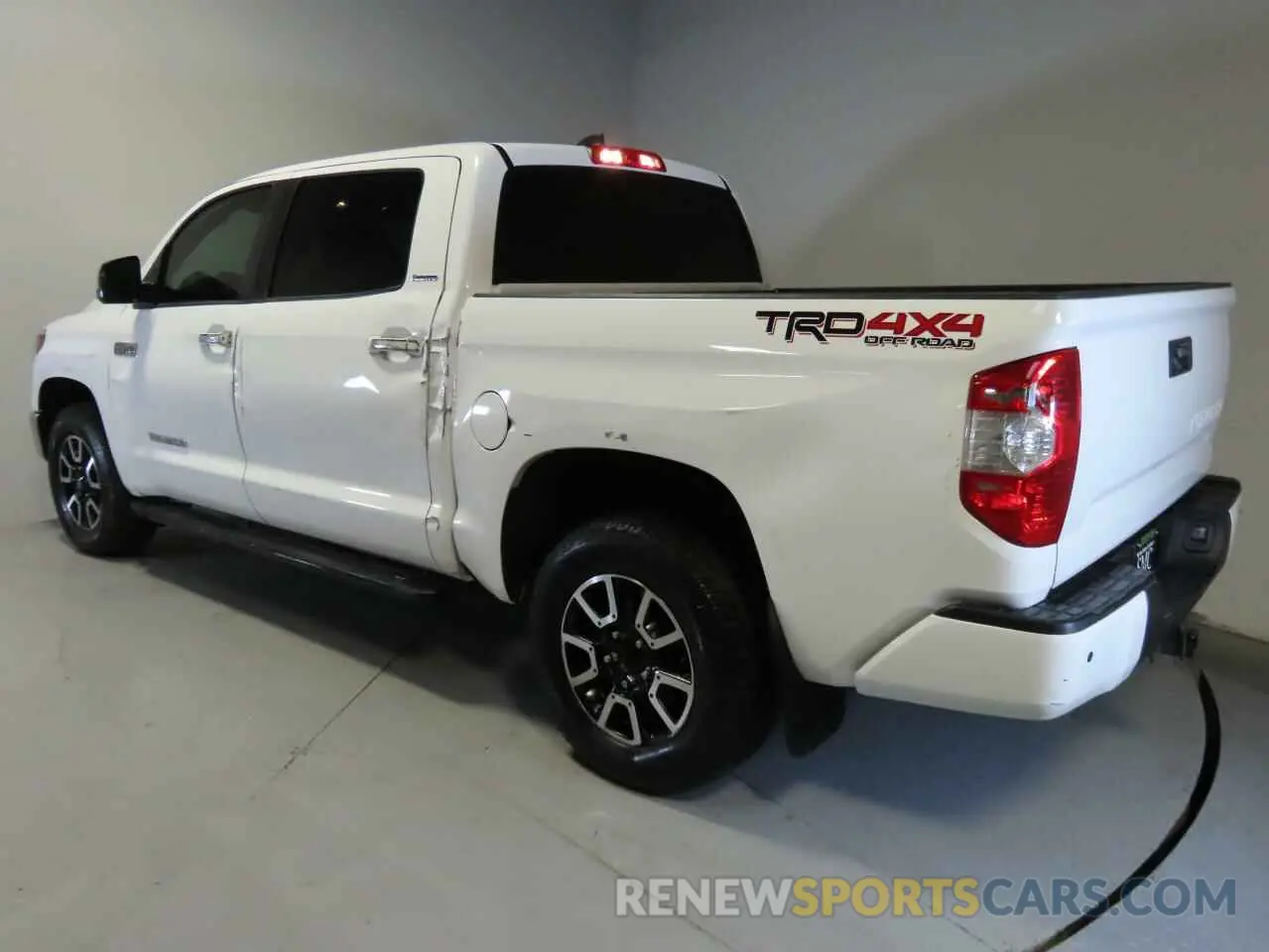 4 Photograph of a damaged car 5TFHY5F15MX020721 TOYOTA TUNDRA 2021