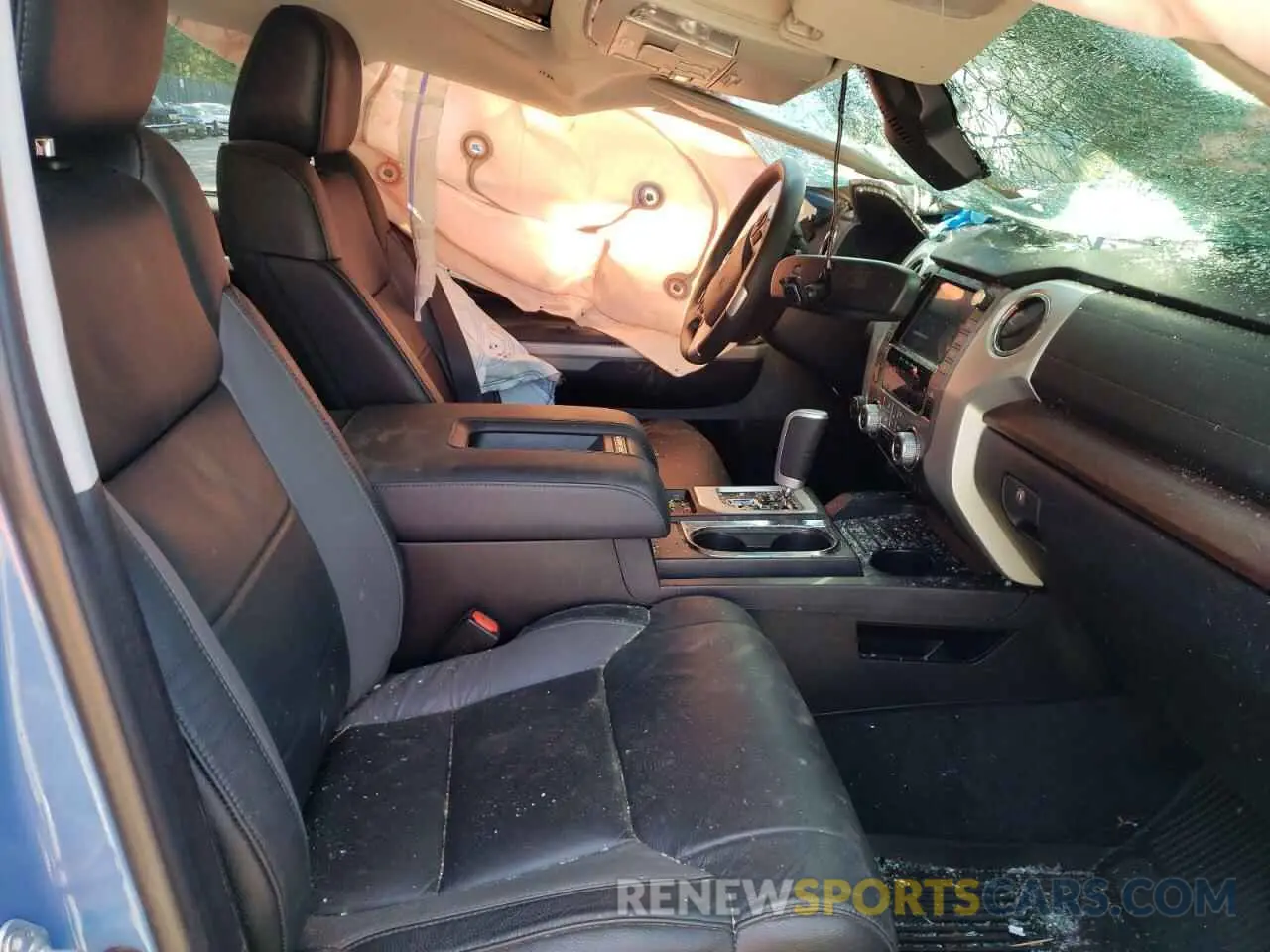 5 Photograph of a damaged car 5TFHY5F19MX967857 TOYOTA TUNDRA 2021