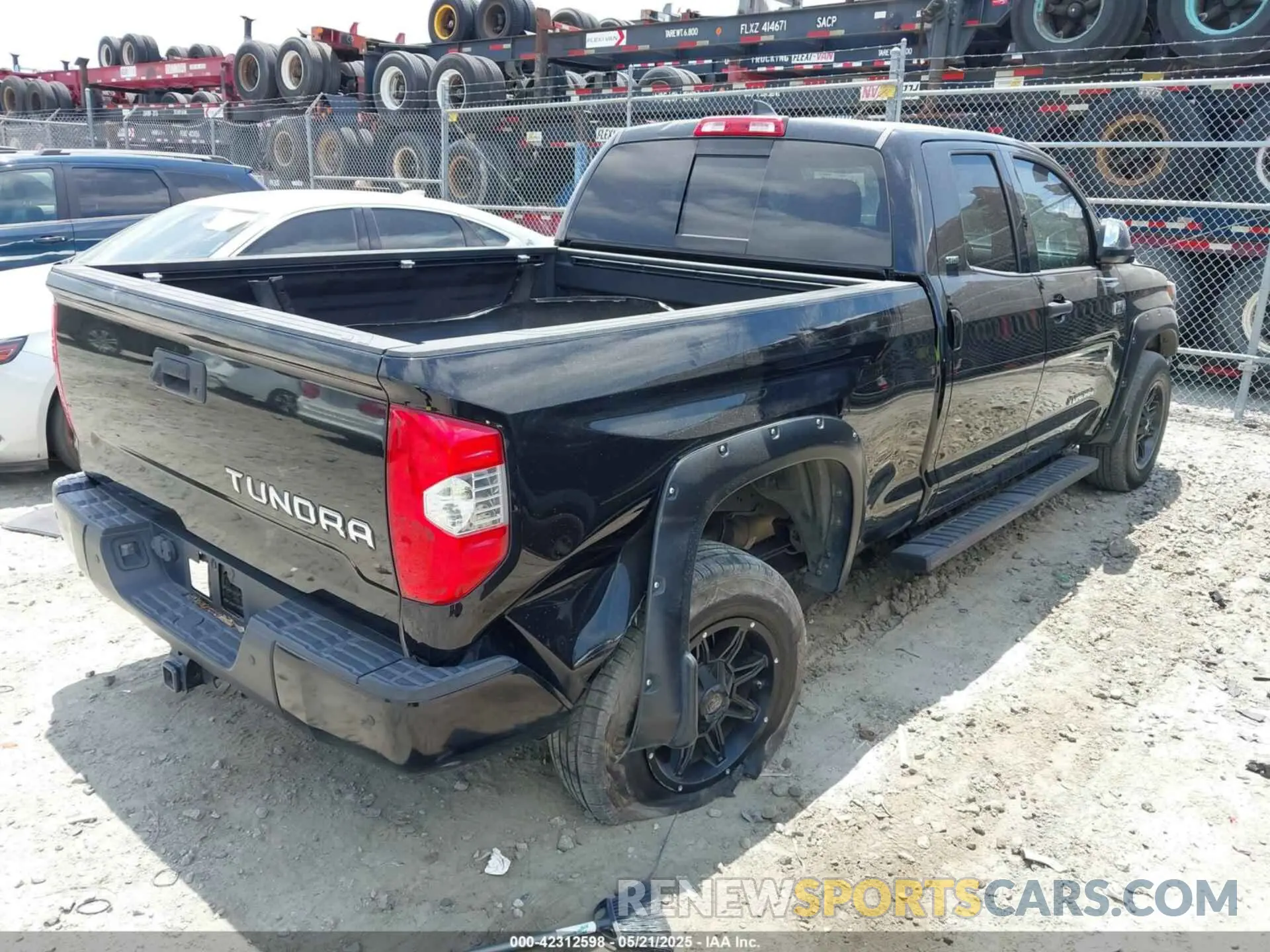 4 Photograph of a damaged car 5TFRY5F10MX299595 TOYOTA TUNDRA 2021
