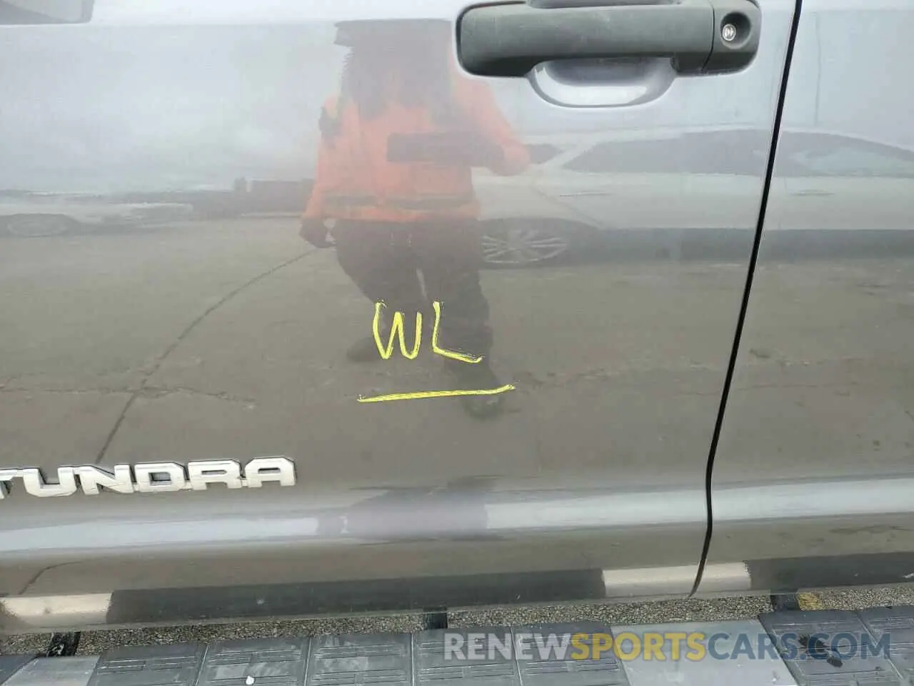 12 Photograph of a damaged car 5TFRY5F16MX276676 TOYOTA TUNDRA 2021