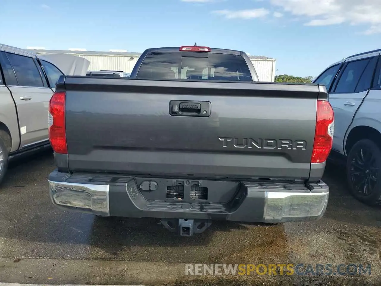 6 Photograph of a damaged car 5TFRY5F16MX276676 TOYOTA TUNDRA 2021