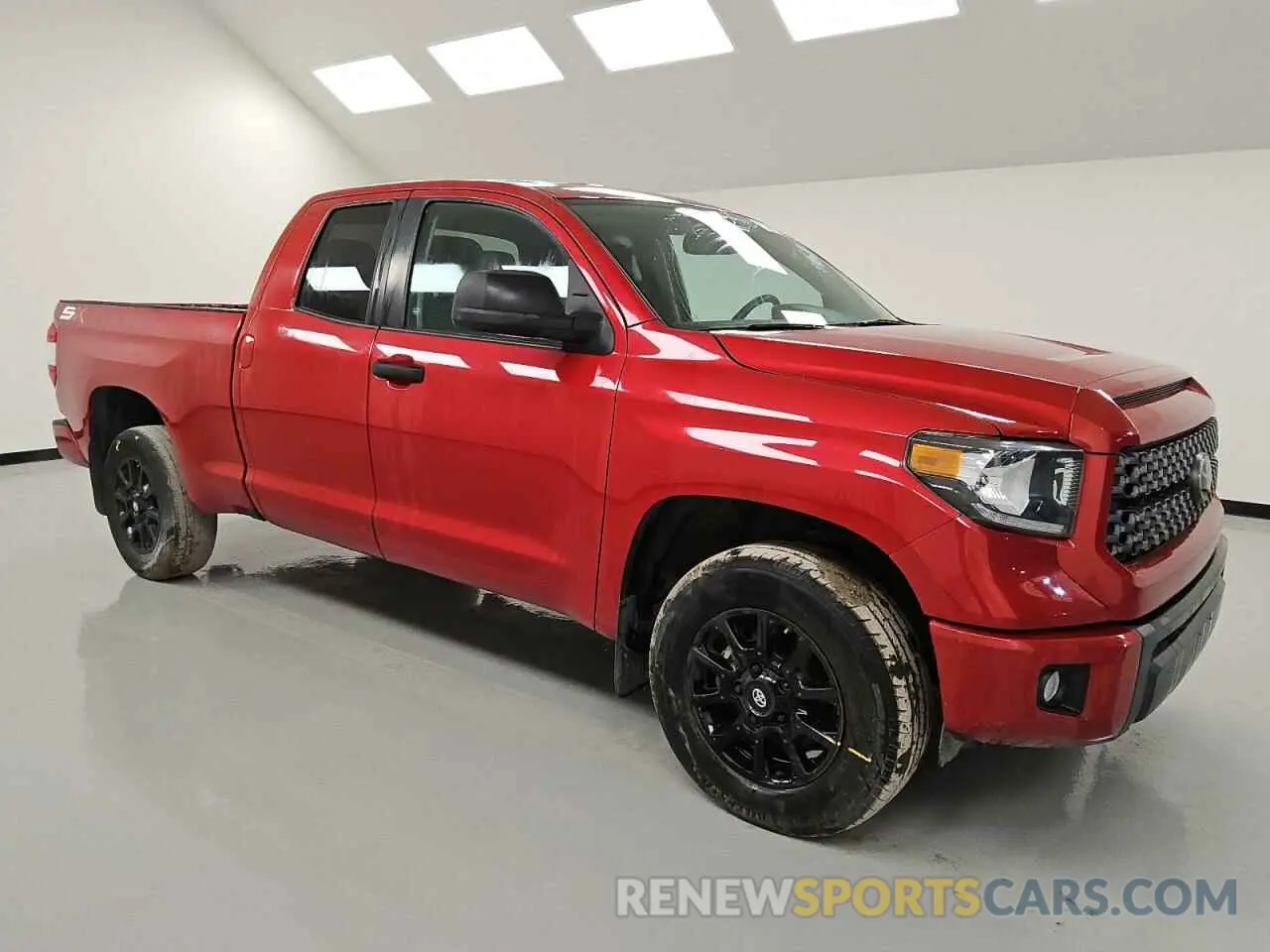 4 Photograph of a damaged car 5TFRY5F16MX286513 TOYOTA TUNDRA 2021