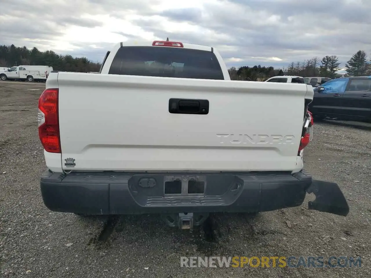 6 Photograph of a damaged car 5TFRY5F17MX292529 TOYOTA TUNDRA 2021
