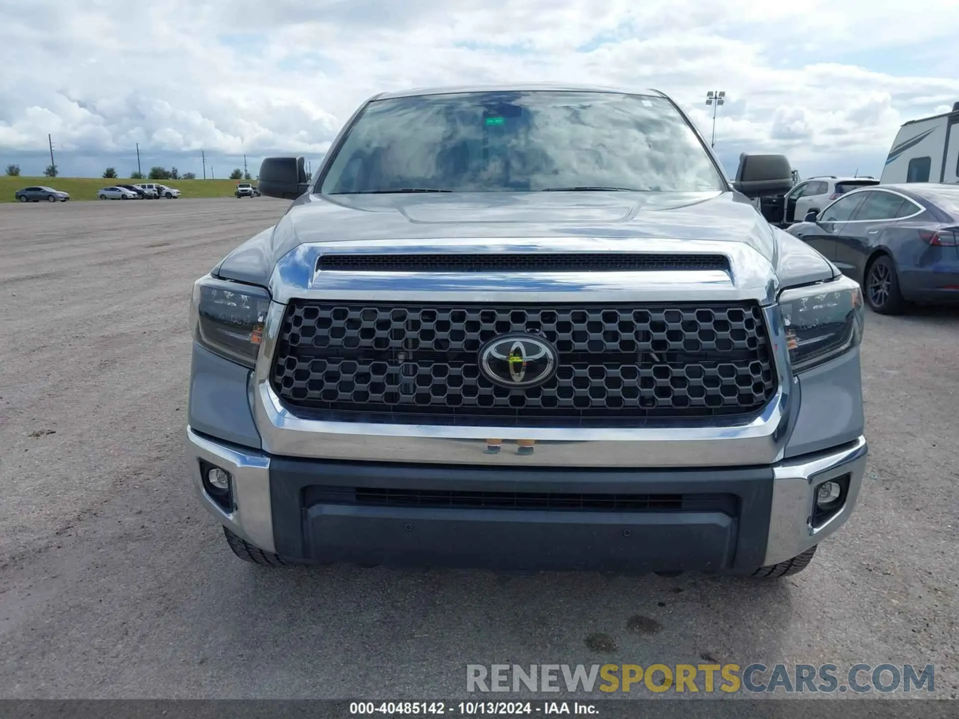 12 Photograph of a damaged car 5TFRY5F18MX287579 TOYOTA TUNDRA 2021