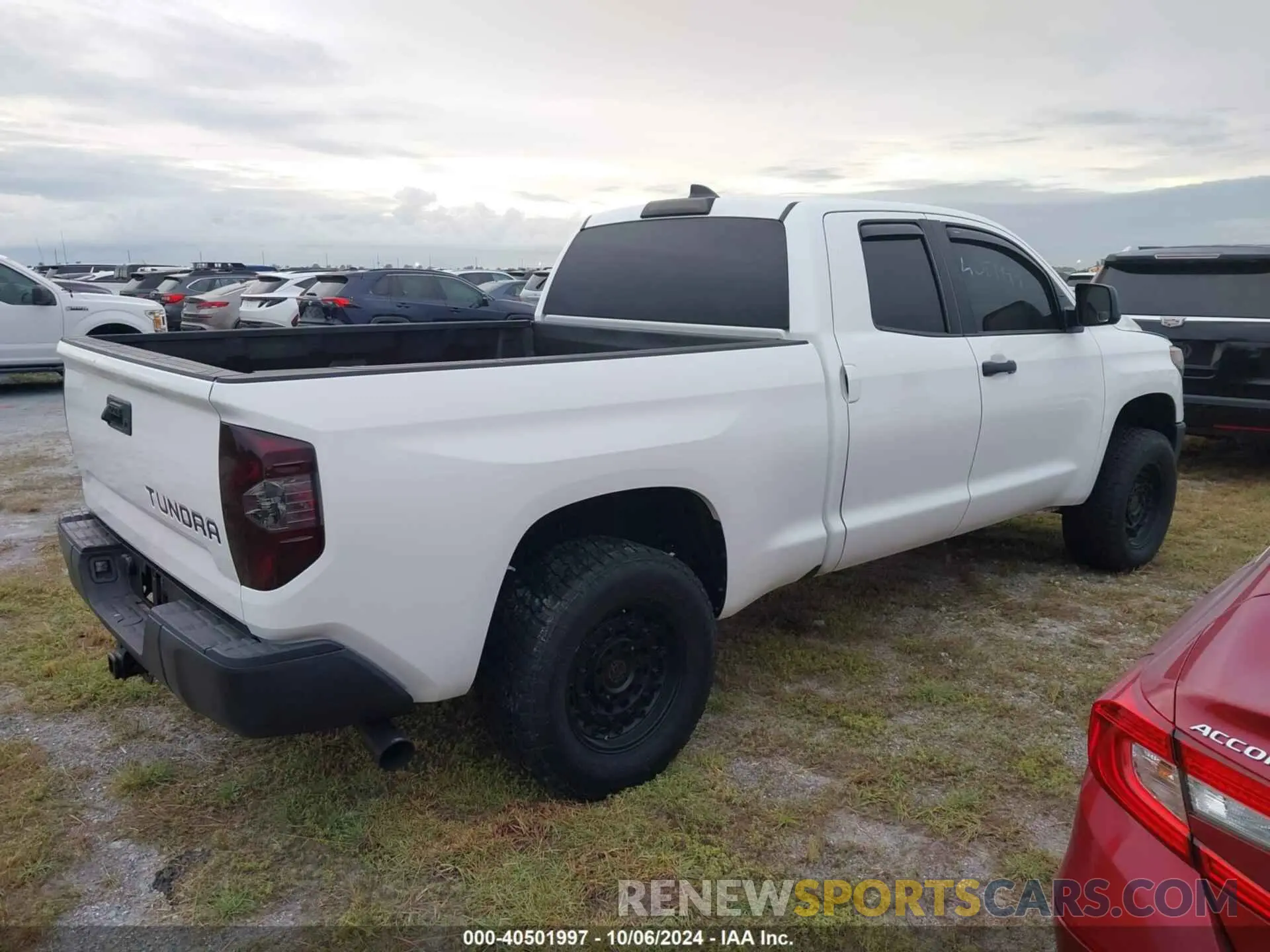 4 Photograph of a damaged car 5TFRY5F1XMX279547 TOYOTA TUNDRA 2021