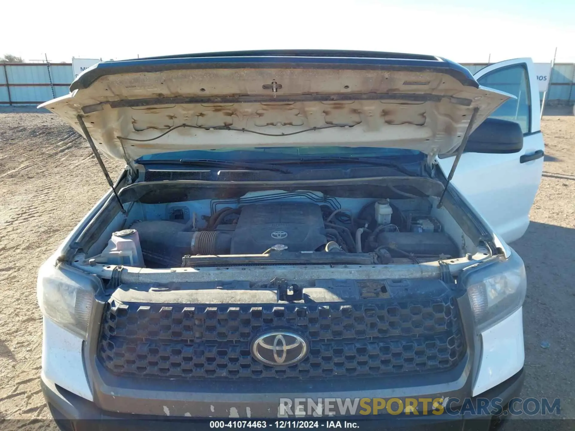 10 Photograph of a damaged car 5TFUY5F11MX033724 TOYOTA TUNDRA 2021