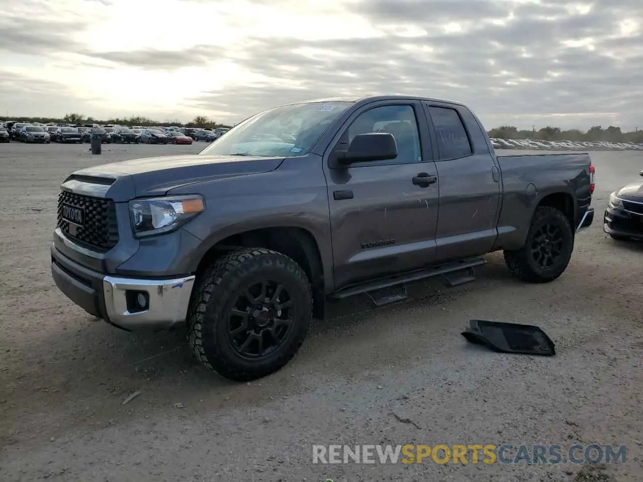1 Photograph of a damaged car 5TFUY5F11MX036073 TOYOTA TUNDRA 2021