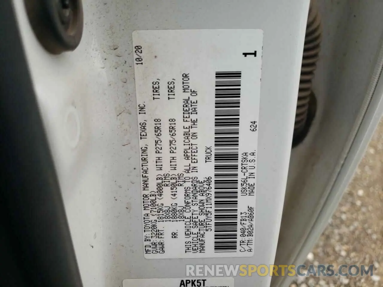 10 Photograph of a damaged car 5TFUY5F11MX976406 TOYOTA TUNDRA 2021