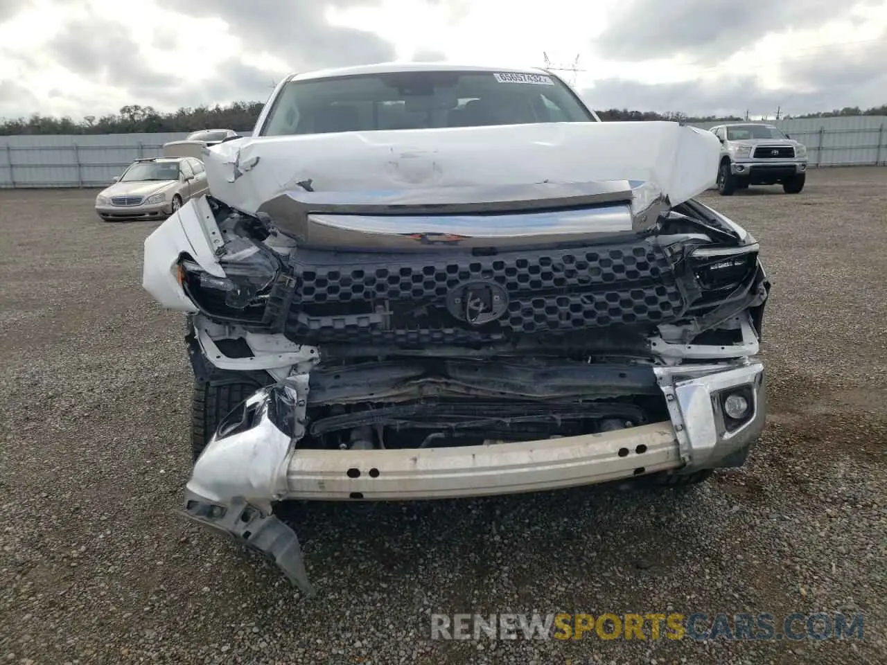 9 Photograph of a damaged car 5TFUY5F11MX976406 TOYOTA TUNDRA 2021