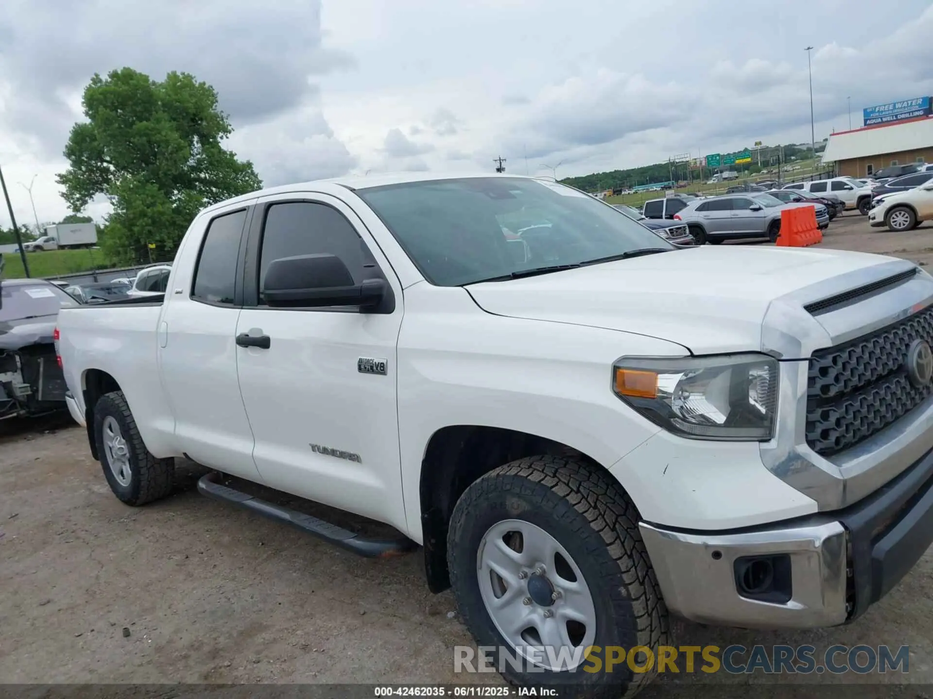 13 Photograph of a damaged car 5TFUY5F13MX009747 TOYOTA TUNDRA 2021