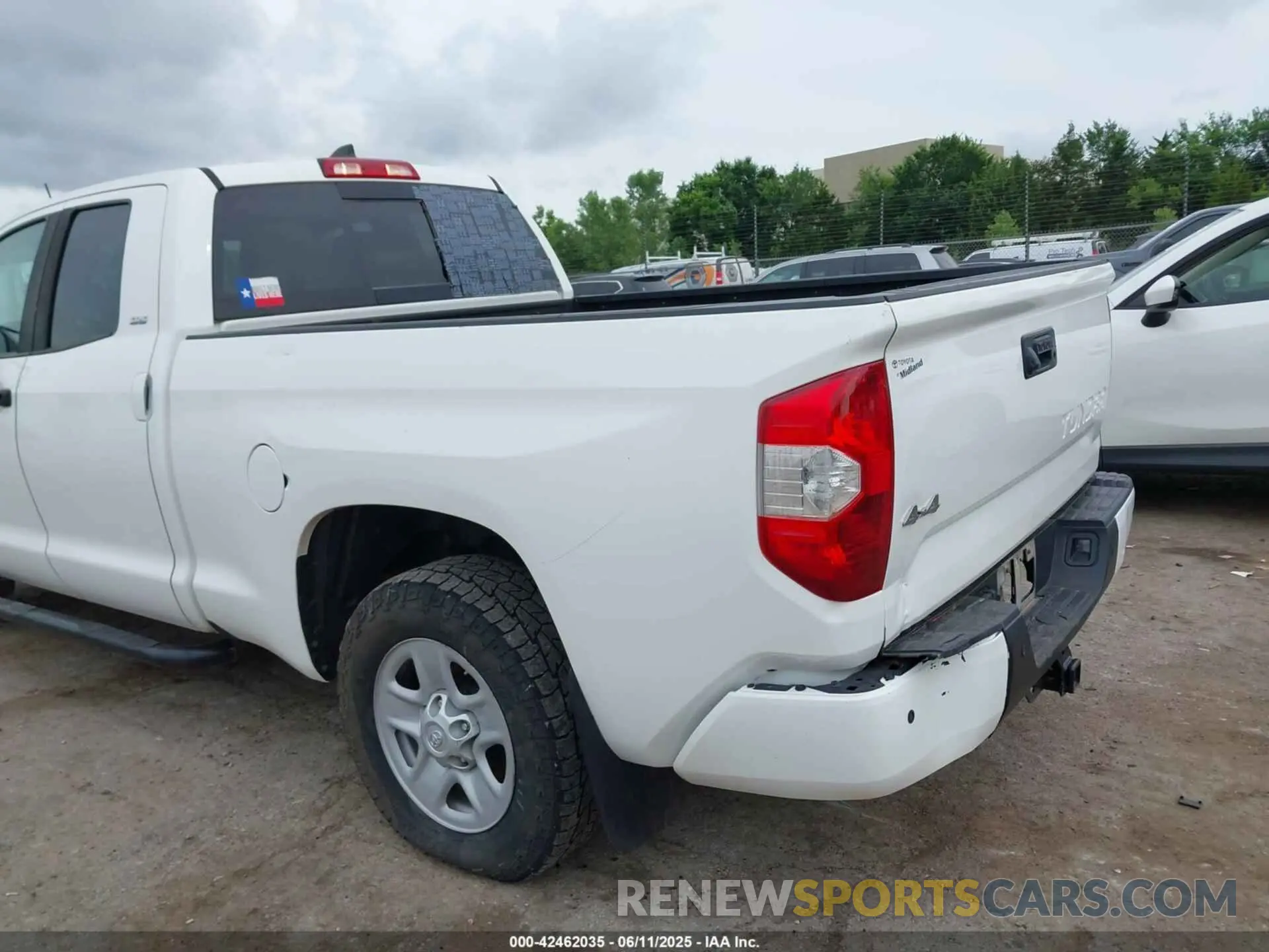 6 Photograph of a damaged car 5TFUY5F13MX009747 TOYOTA TUNDRA 2021