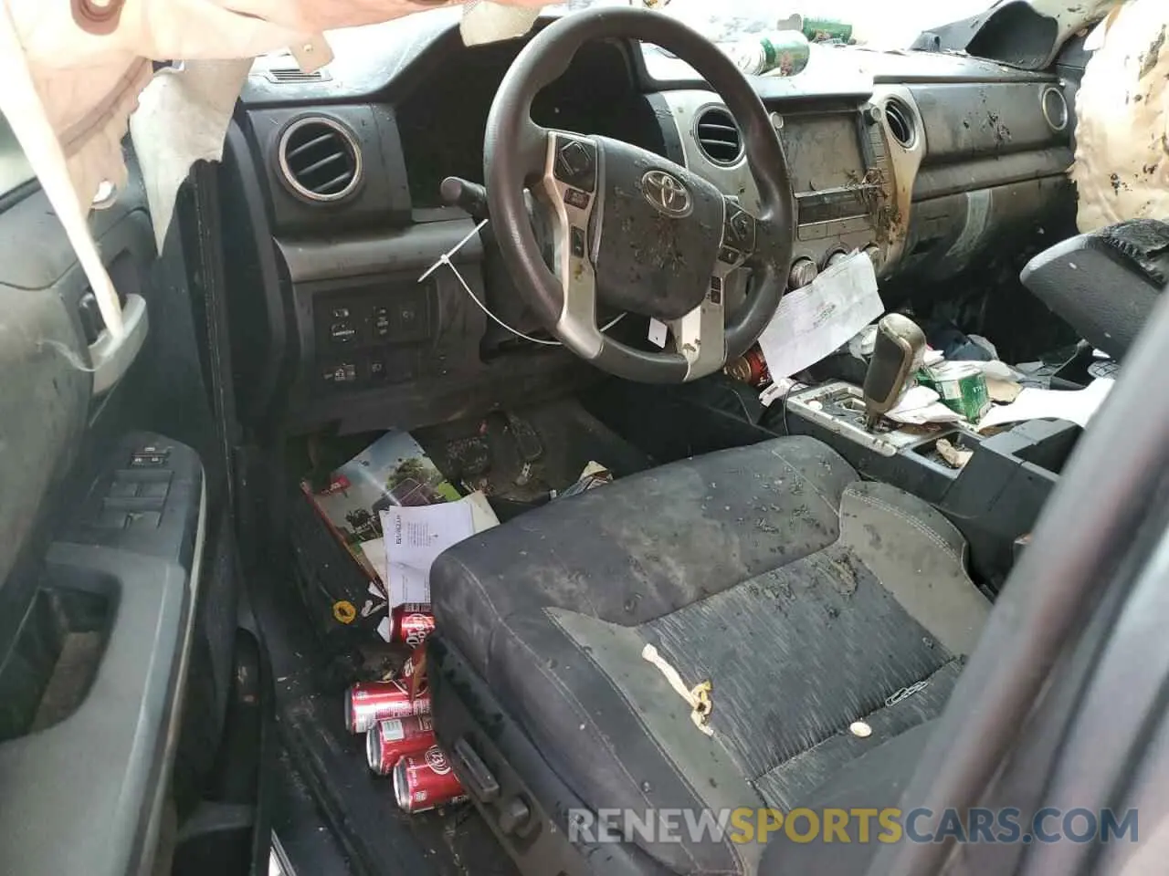 8 Photograph of a damaged car 5TFUY5F15MX957552 TOYOTA TUNDRA 2021