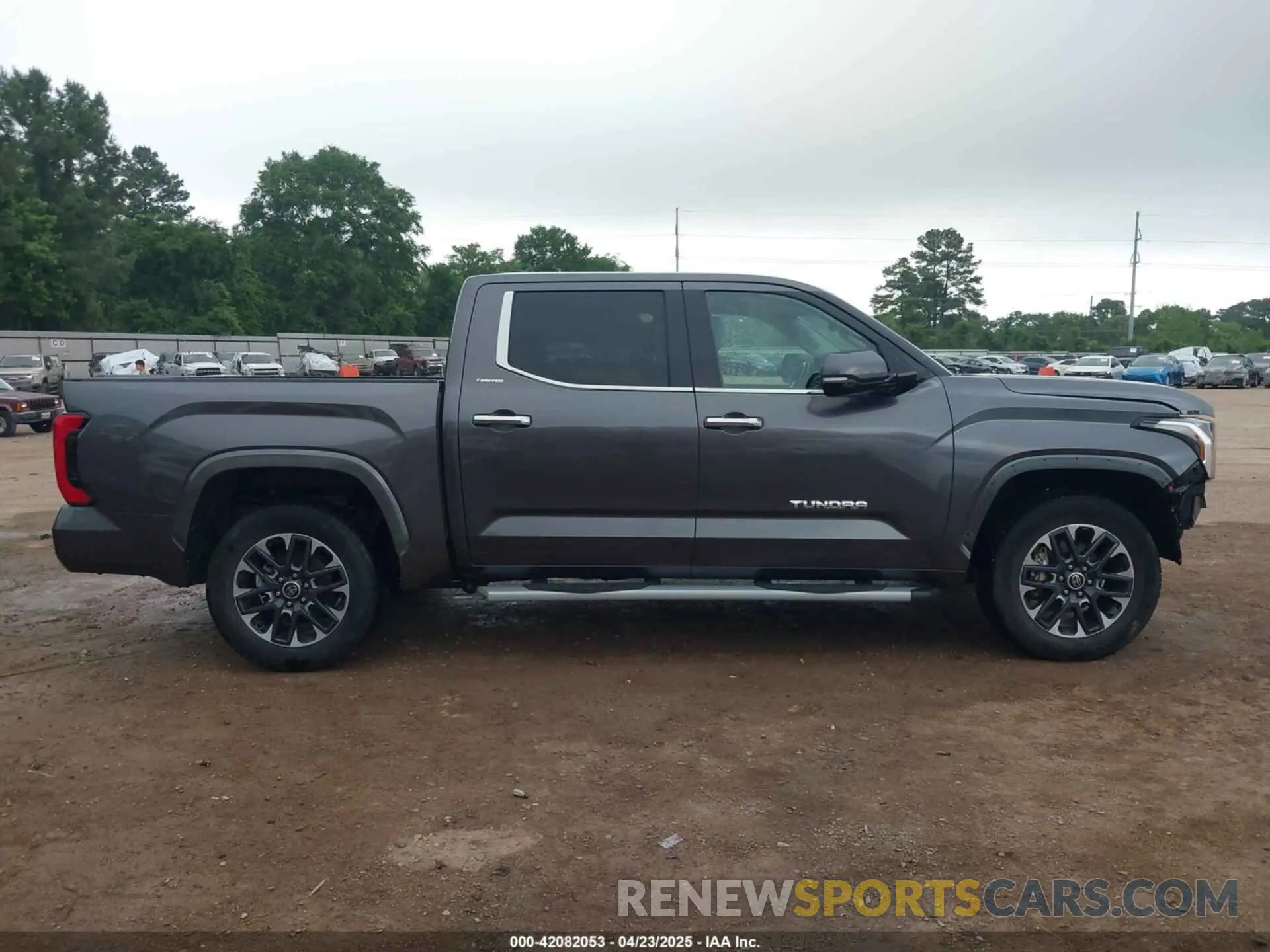 14 Photograph of a damaged car 5TFJA5AB2NX017802 TOYOTA TUNDRA 2022