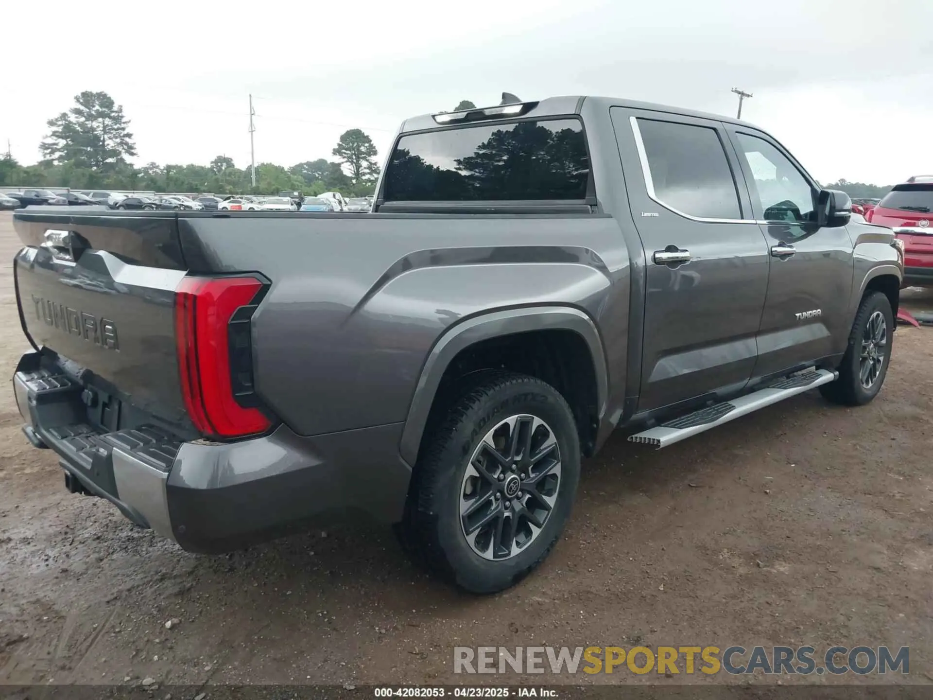 4 Photograph of a damaged car 5TFJA5AB2NX017802 TOYOTA TUNDRA 2022