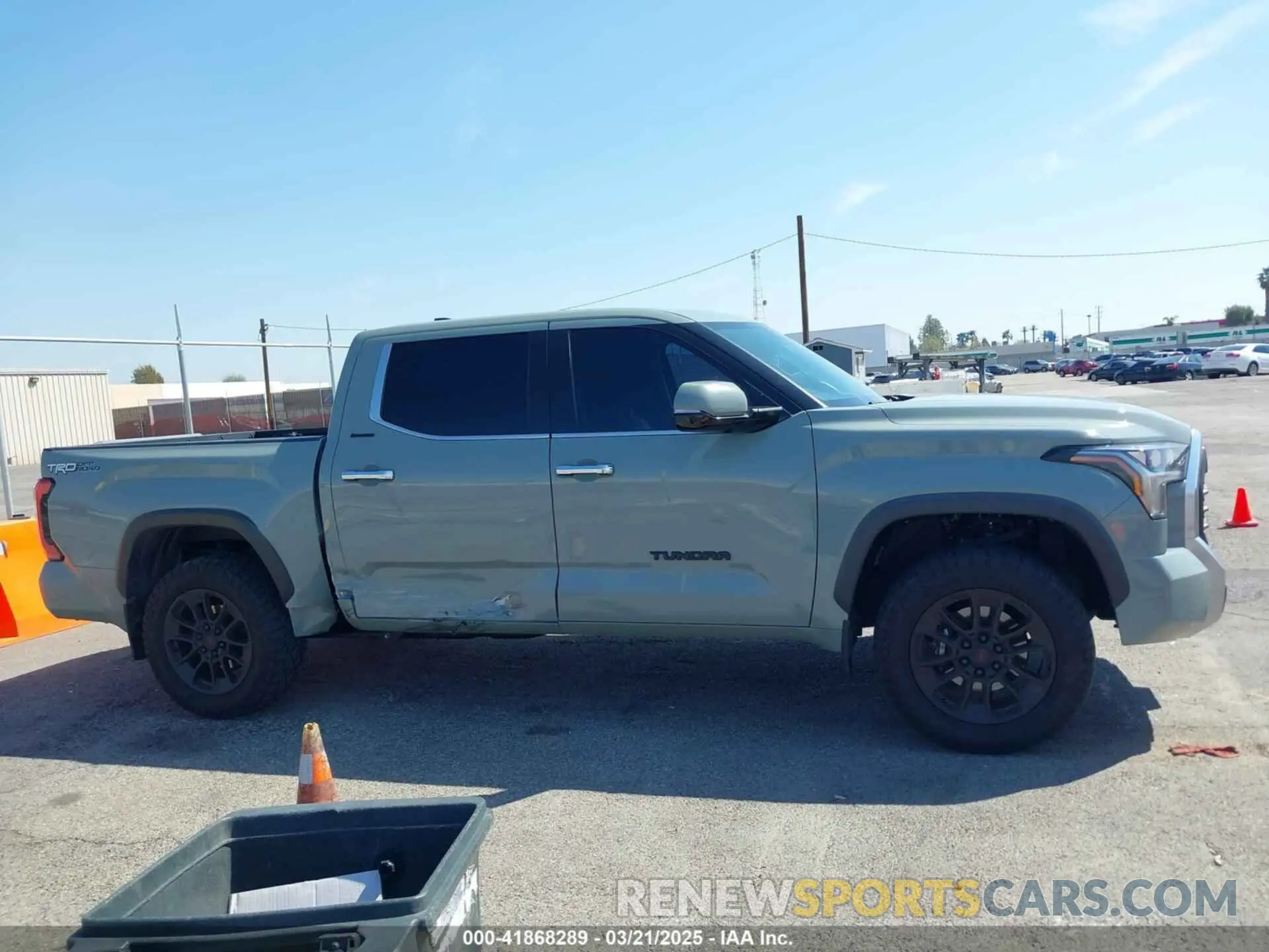 13 Фотография поврежденного автомобиля 5TFJA5AB6NX012246 TOYOTA TUNDRA 2022