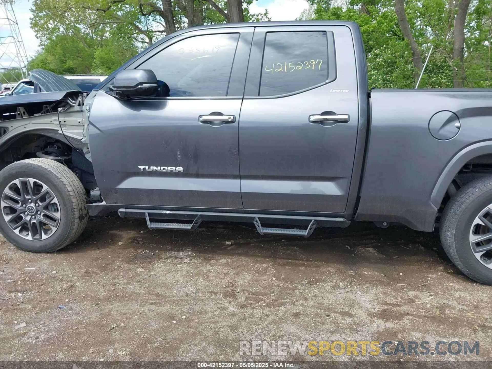 15 Photograph of a damaged car 5TFJA5DA6NX033679 TOYOTA TUNDRA 2022