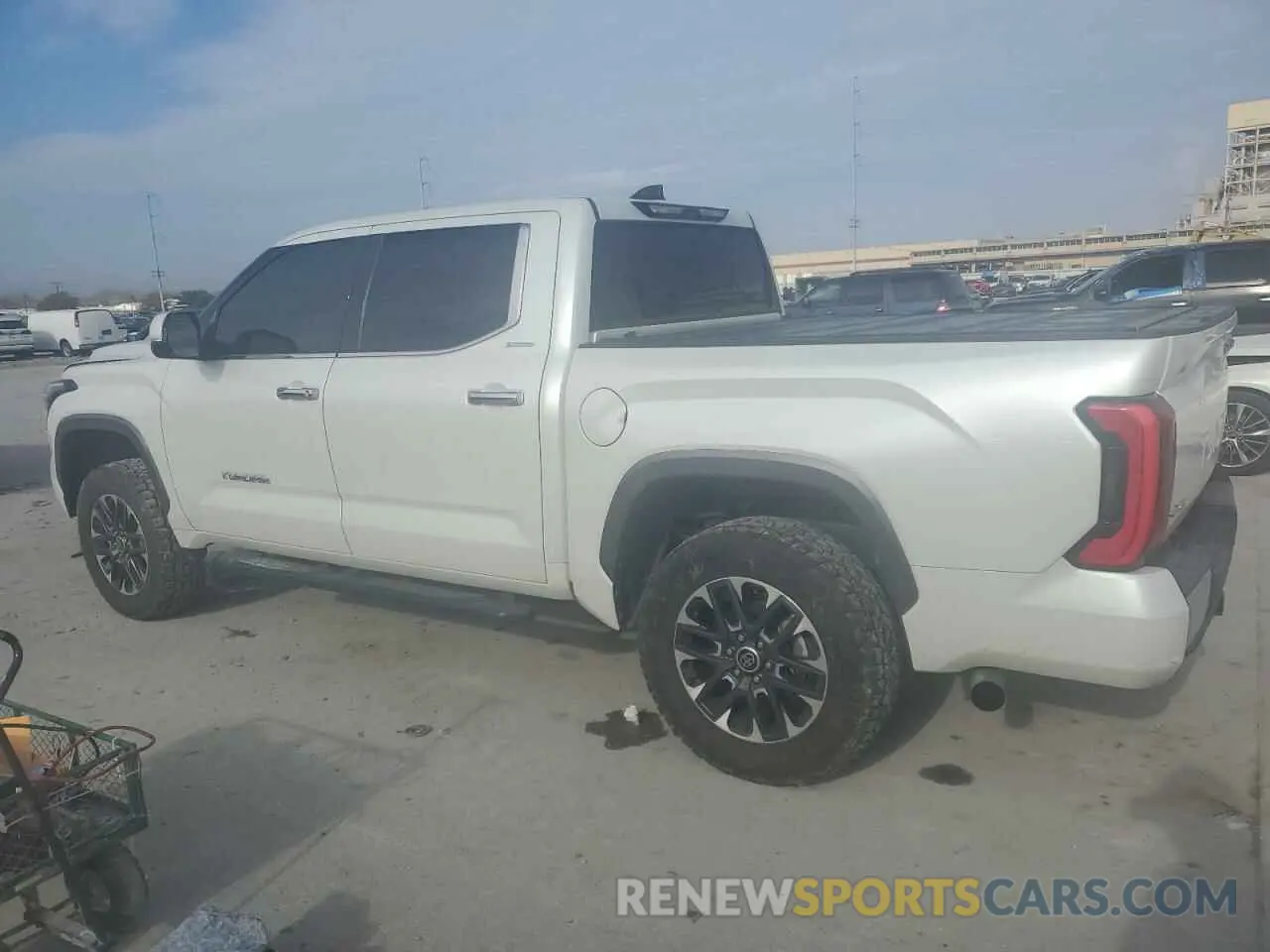 2 Фотография поврежденного автомобиля 5TFJA5DB2NX004558 TOYOTA TUNDRA 2022