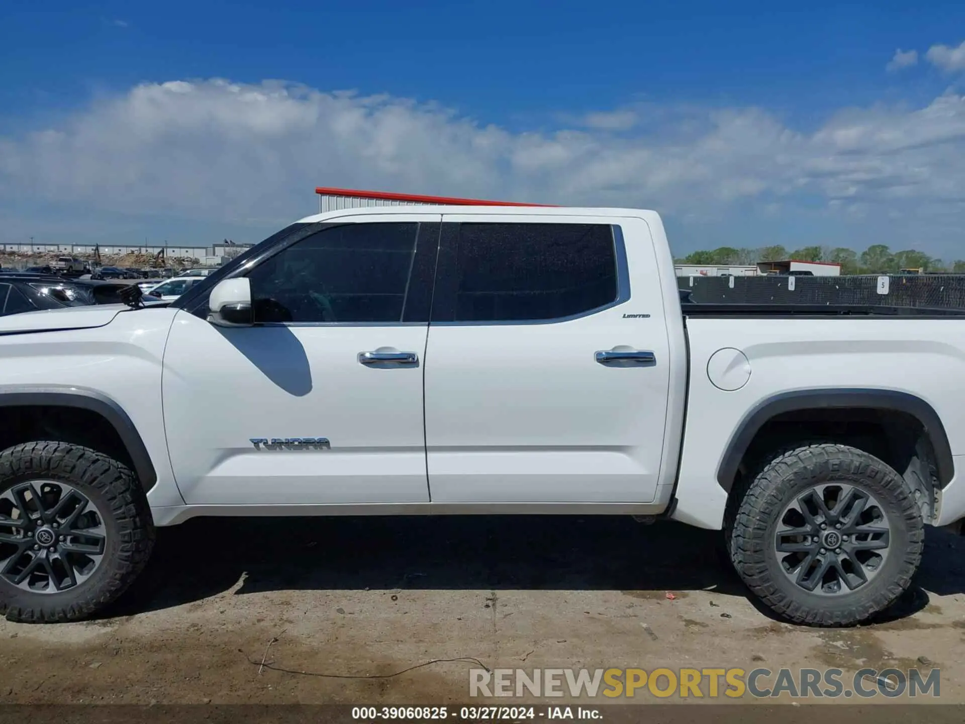 14 Photograph of a damaged car 5TFJA5DB4NX005081 TOYOTA TUNDRA 2022
