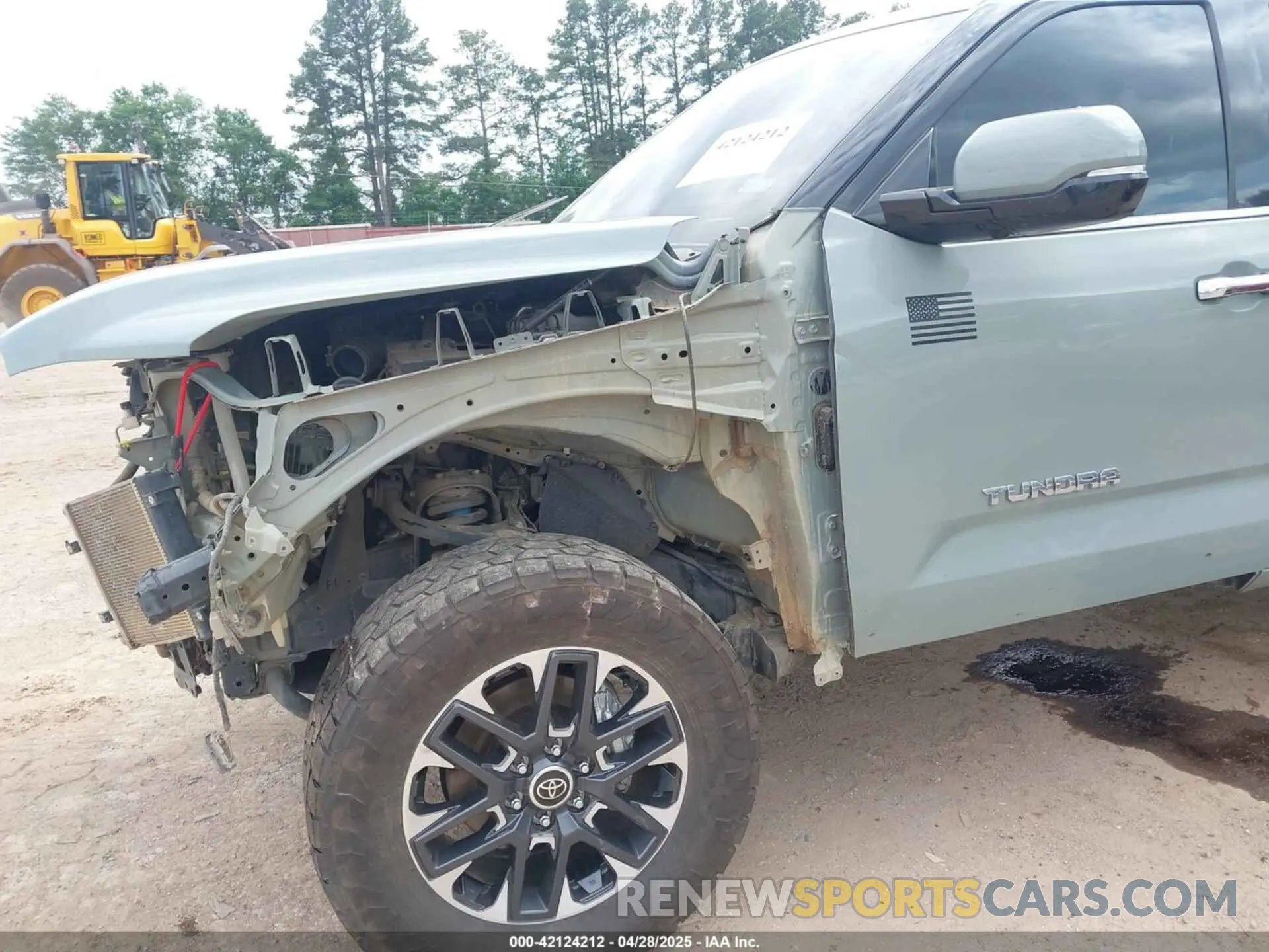 18 Photograph of a damaged car 5TFJA5DB9NX015248 TOYOTA TUNDRA 2022