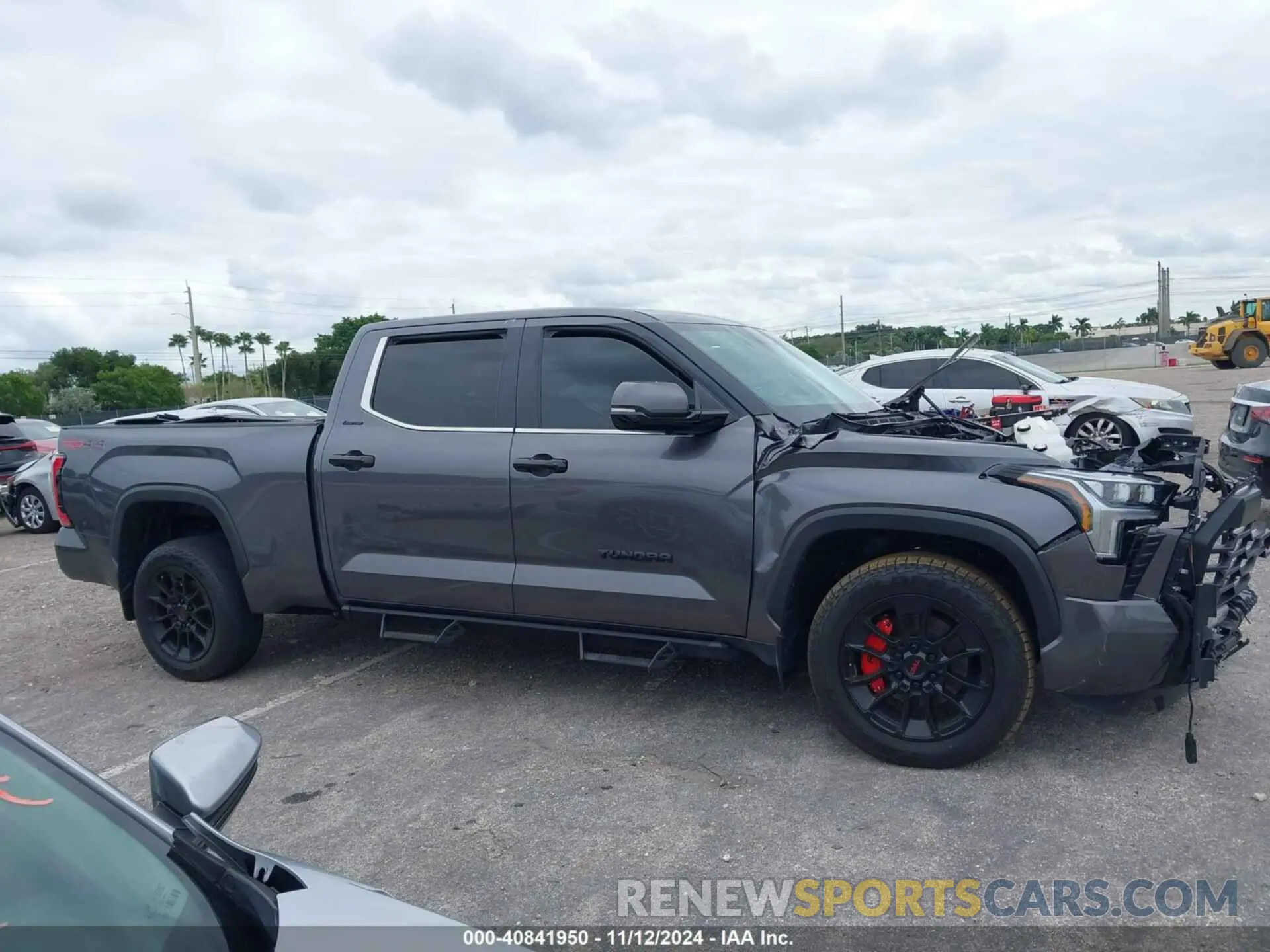 14 Photograph of a damaged car 5TFJA5EC3NX008769 TOYOTA TUNDRA 2022