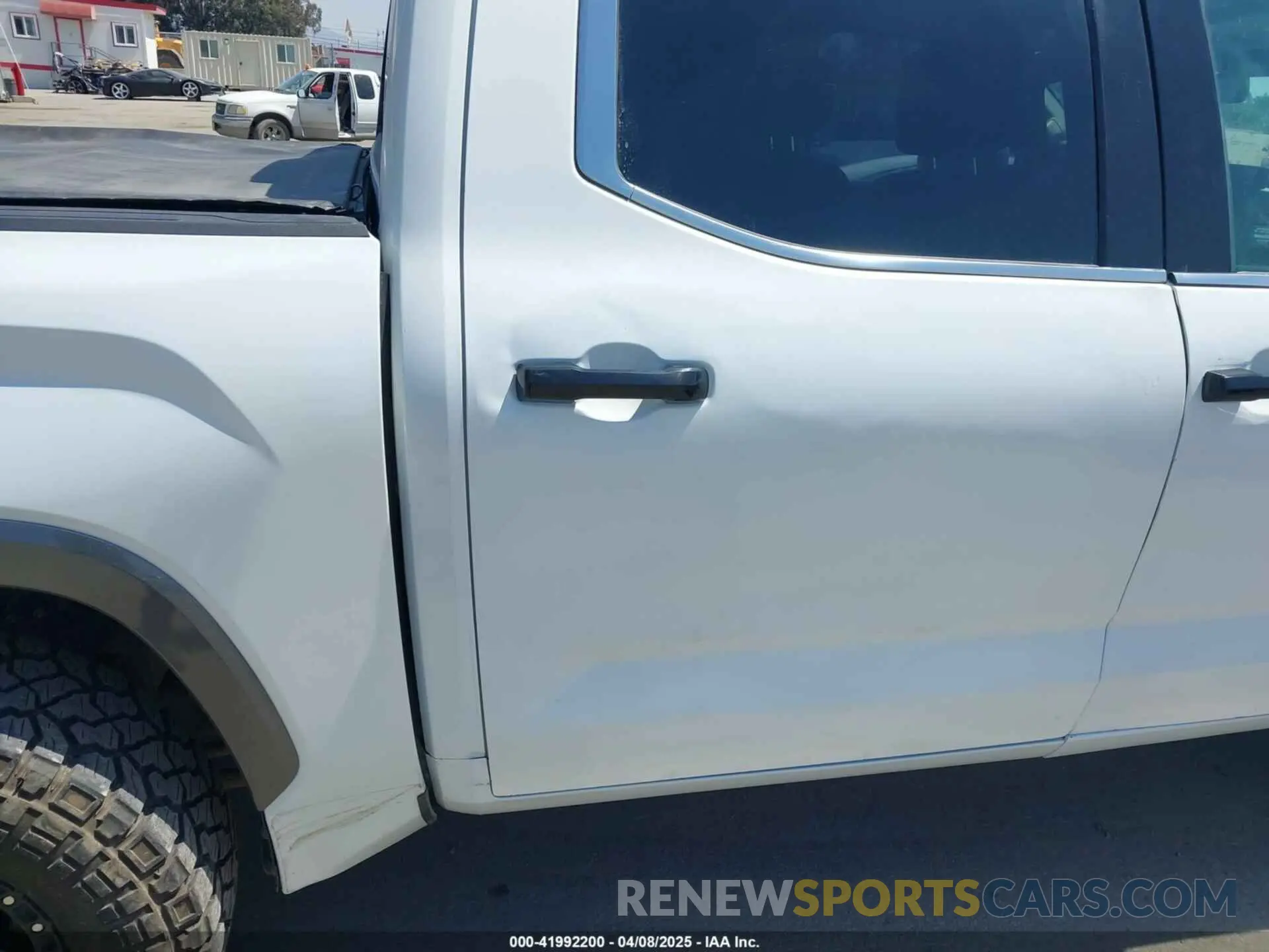 19 Photograph of a damaged car 5TFJC5DB7NX009958 TOYOTA TUNDRA 2022