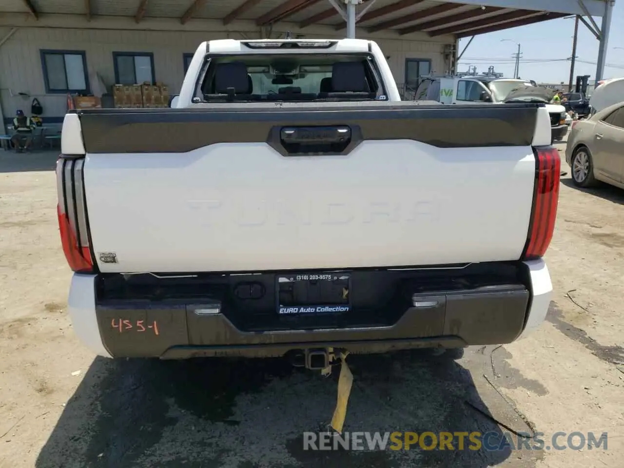 6 Photograph of a damaged car 5TFKB5AA3NX013623 TOYOTA TUNDRA 2022