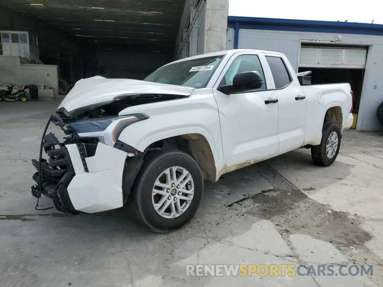 1 Photograph of a damaged car 5TFKB5AA4NX015591 TOYOTA TUNDRA 2022