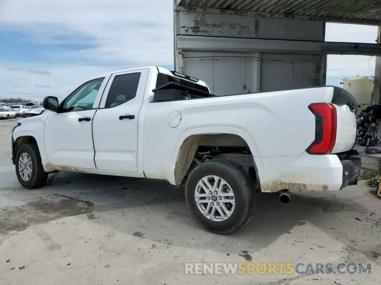 2 Photograph of a damaged car 5TFKB5AA4NX015591 TOYOTA TUNDRA 2022