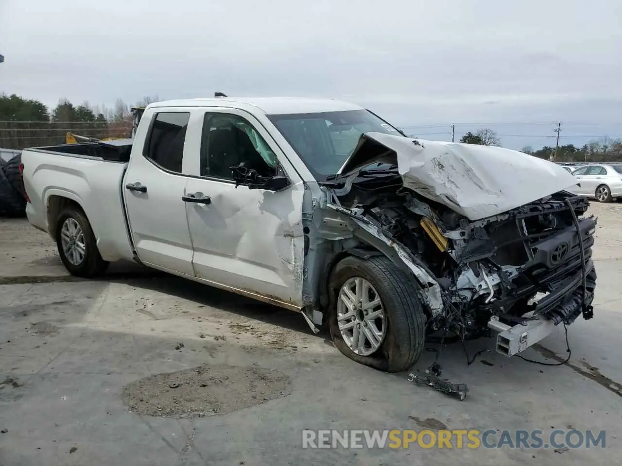 4 Photograph of a damaged car 5TFKB5AA4NX015591 TOYOTA TUNDRA 2022