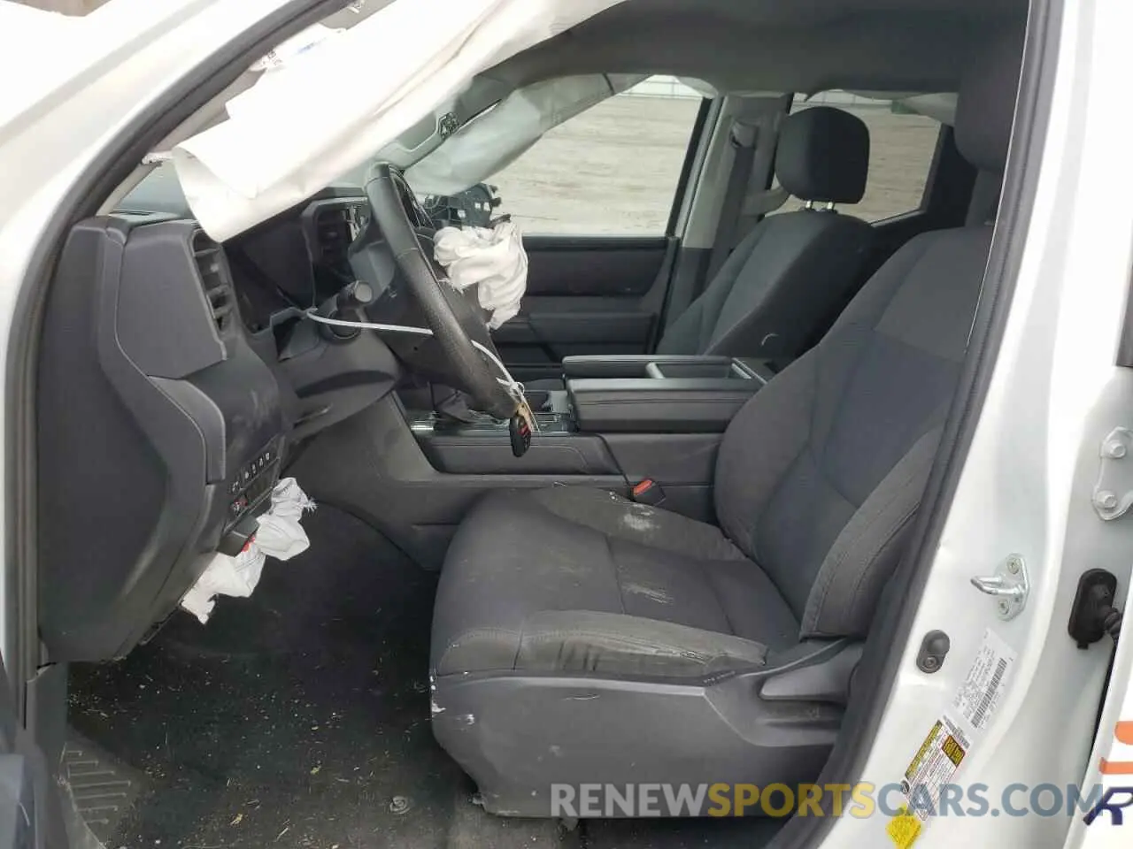 7 Photograph of a damaged car 5TFKB5AA4NX015591 TOYOTA TUNDRA 2022