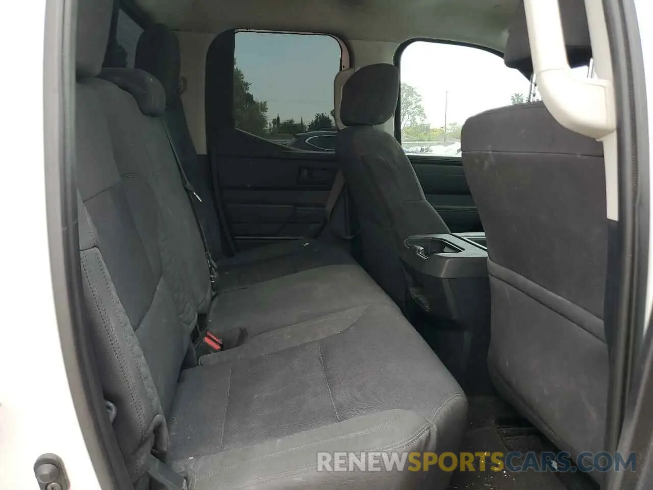10 Фотография поврежденного автомобиля 5TFKB5AA5NX008200 TOYOTA TUNDRA 2022