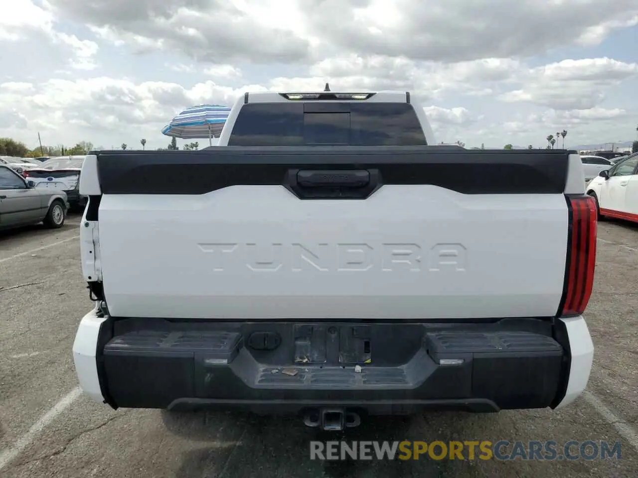 6 Фотография поврежденного автомобиля 5TFKB5AA5NX008200 TOYOTA TUNDRA 2022