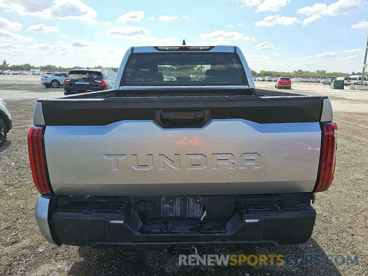 6 Photograph of a damaged car 5TFKB5AB8NX006014 TOYOTA TUNDRA 2022