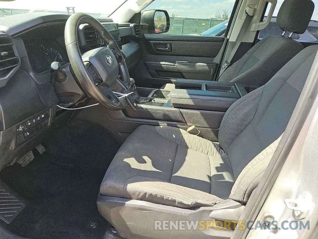 7 Photograph of a damaged car 5TFKB5AB8NX006014 TOYOTA TUNDRA 2022