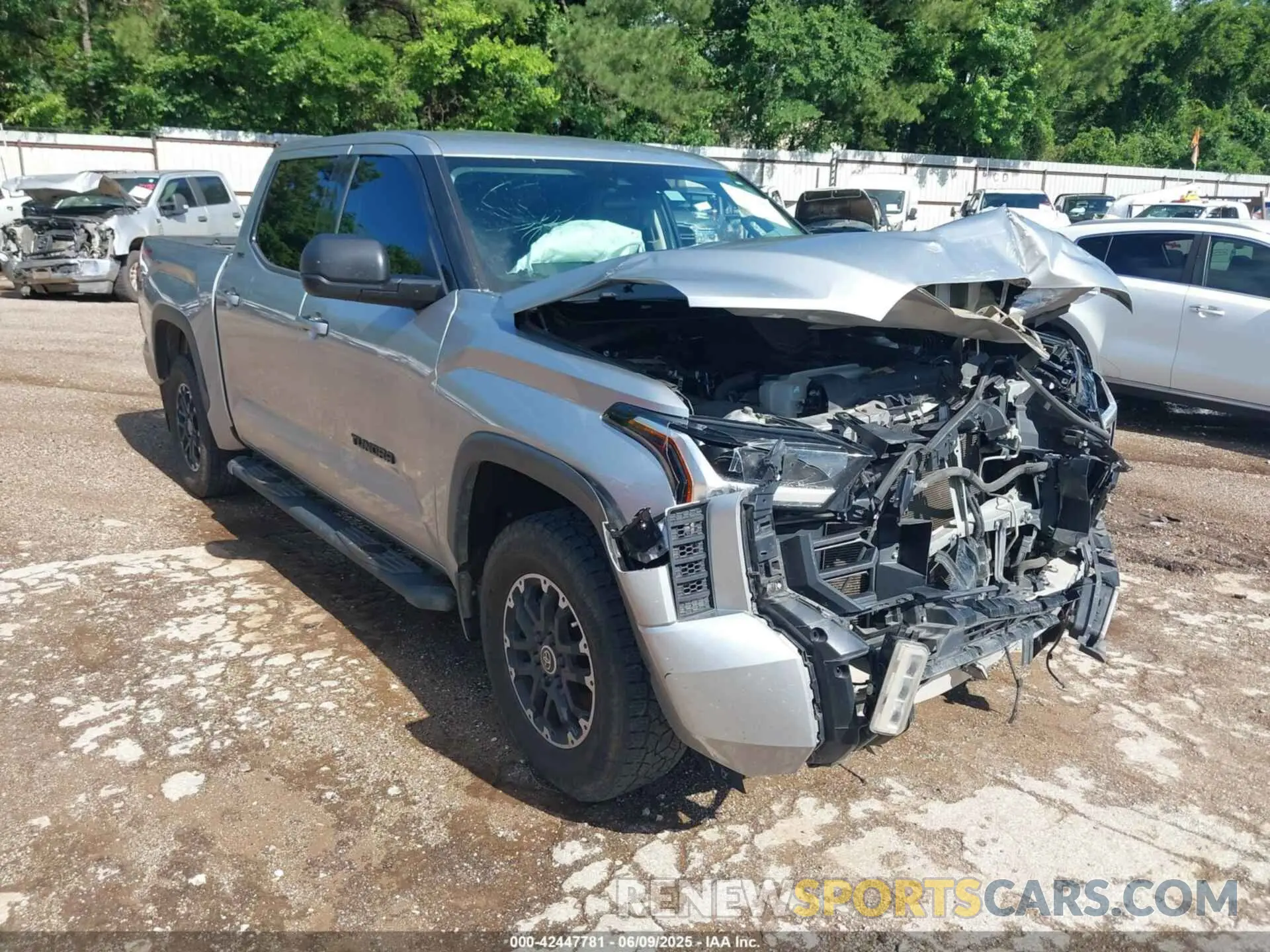 1 Фотография поврежденного автомобиля 5TFLA5AB0NX007097 TOYOTA TUNDRA 2022