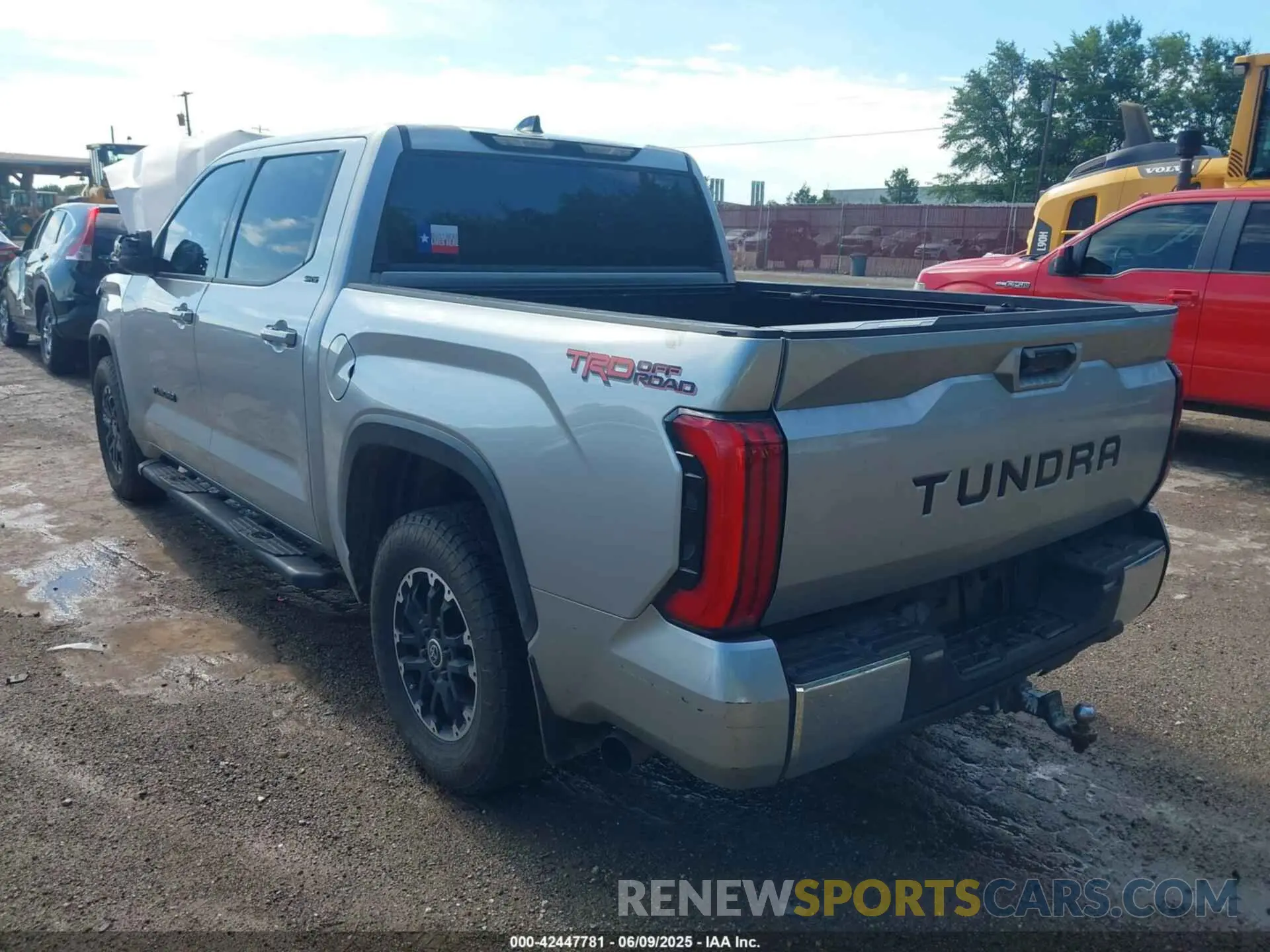 3 Фотография поврежденного автомобиля 5TFLA5AB0NX007097 TOYOTA TUNDRA 2022