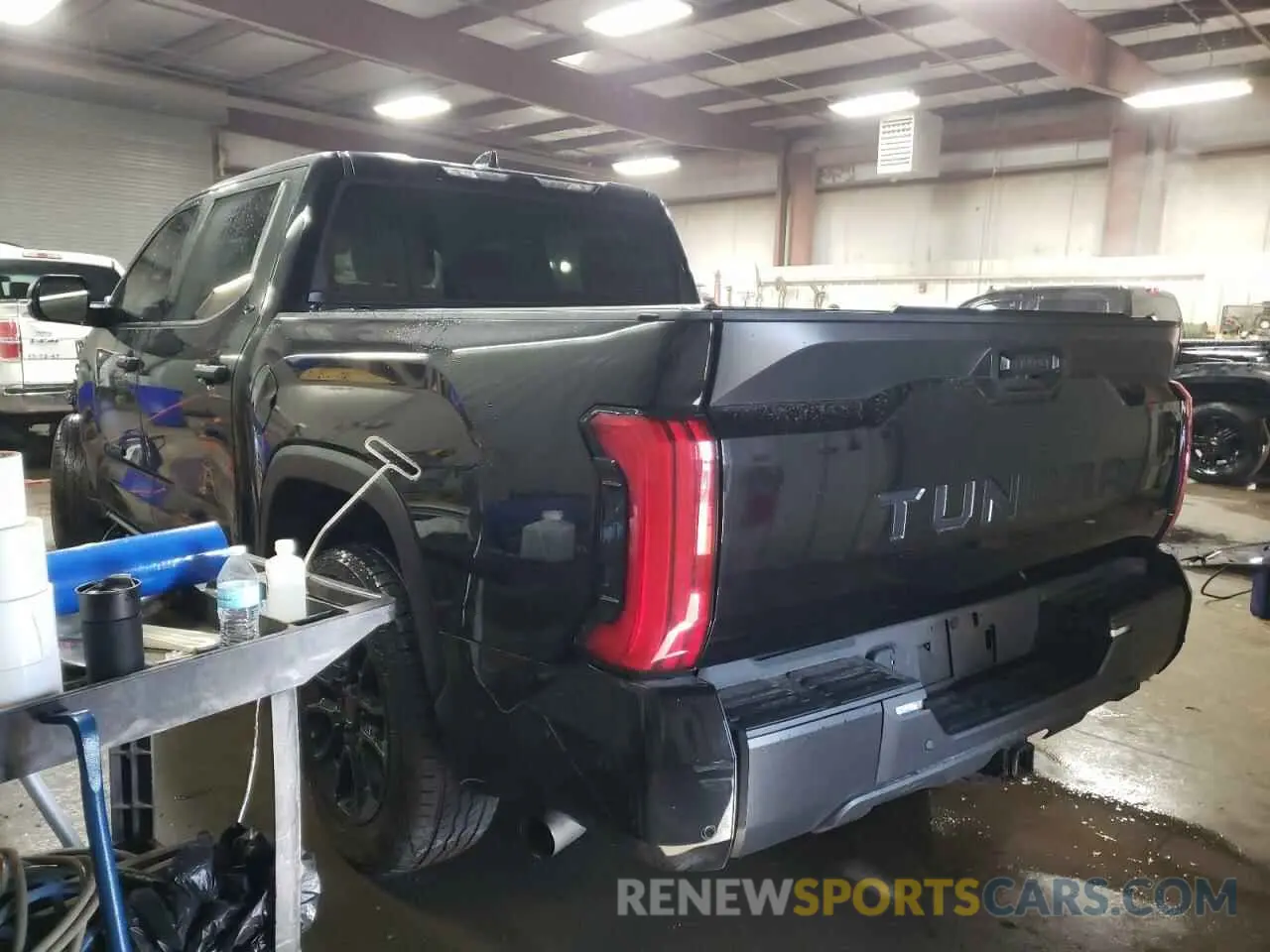2 Photograph of a damaged car 5TFLA5AB2NX011409 TOYOTA TUNDRA 2022